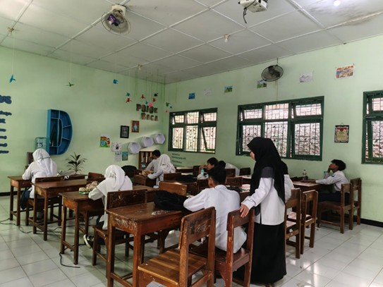 Harmoni Nasionalisme dan Spiritualitas dalam Ujian Madrasah Hari Ke-6 di MTsN 9 Bantul